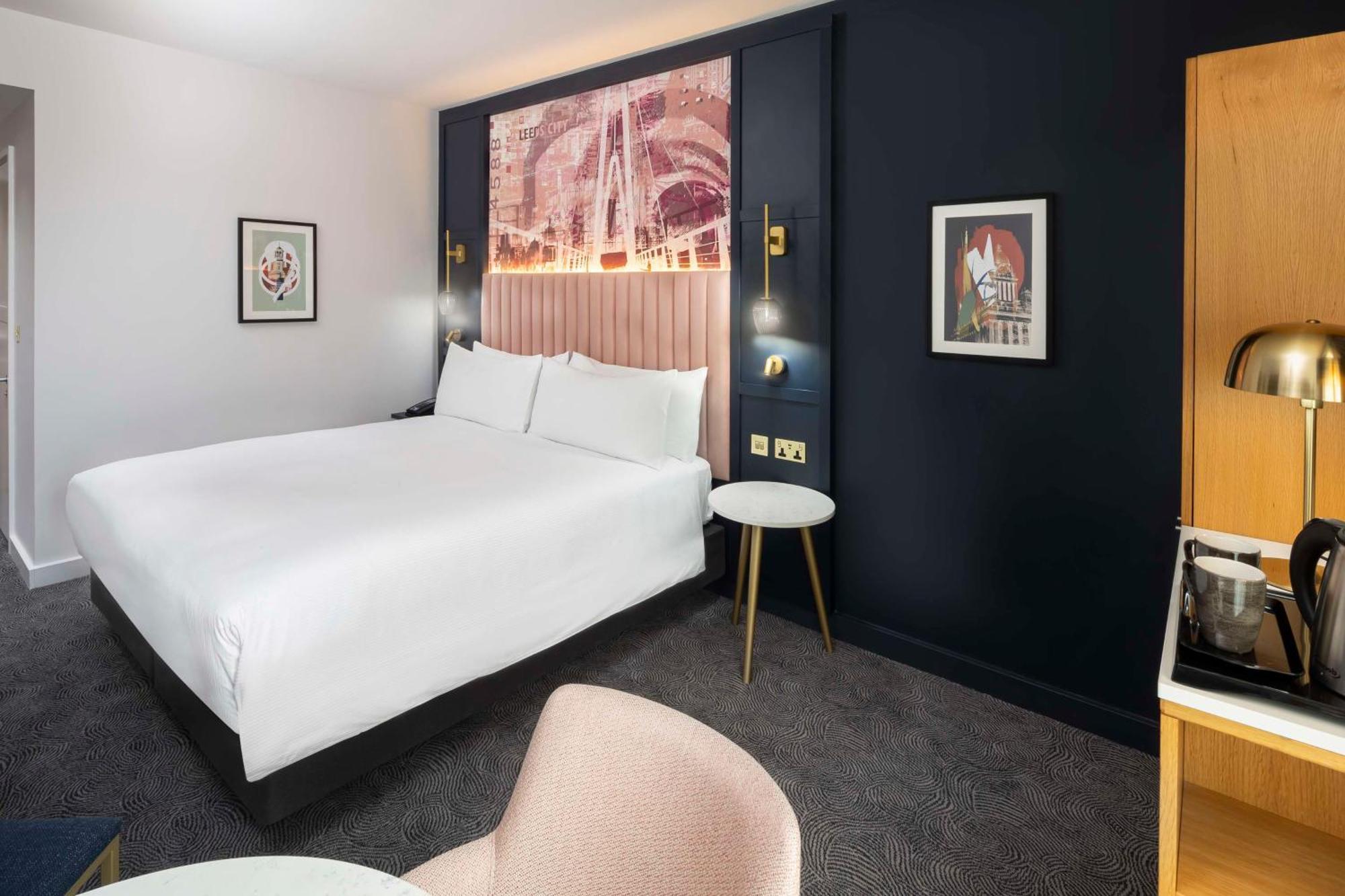 Chambre Lit King-Size - Vue sur le Canal